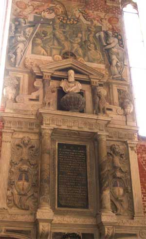 Гробница Маркантонио Брагадина в церкви святых Иоанна и Павла (San Zanipolo) в Венеции